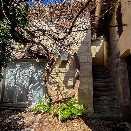 Bucolic Garden - Magical View - The Bohemian Life! Casa vacanze Villeneuve-lès-Avignon