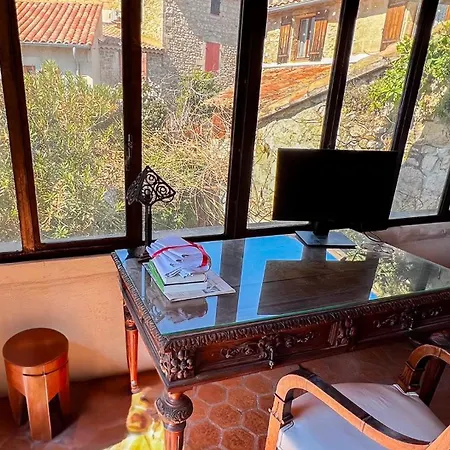 Bucolic Garden - Magical View - The Bohemian Life! Holiday home