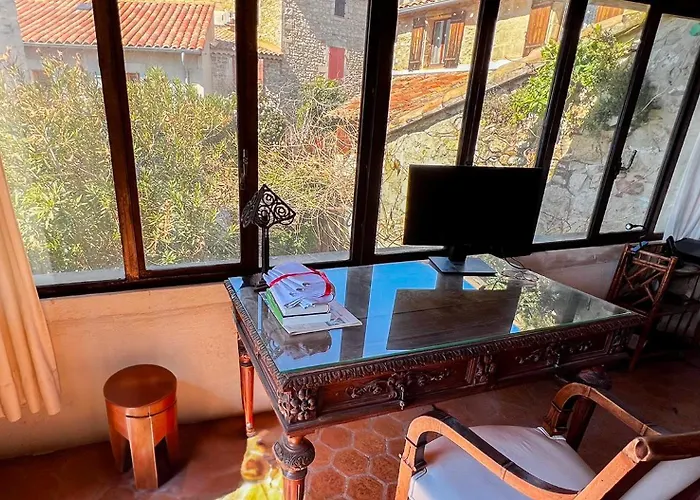 Bucolic Garden - Magical View - The Bohemian Life! Holiday home